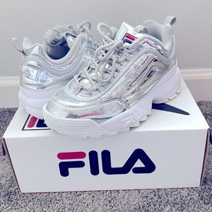 Size 8 Fila shoes